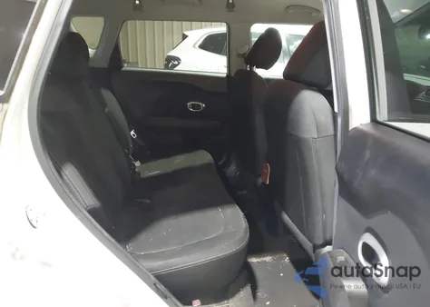 2015 Kia Soul z USA, uszkodzony, nr VIN KNDJN2A23F7180866